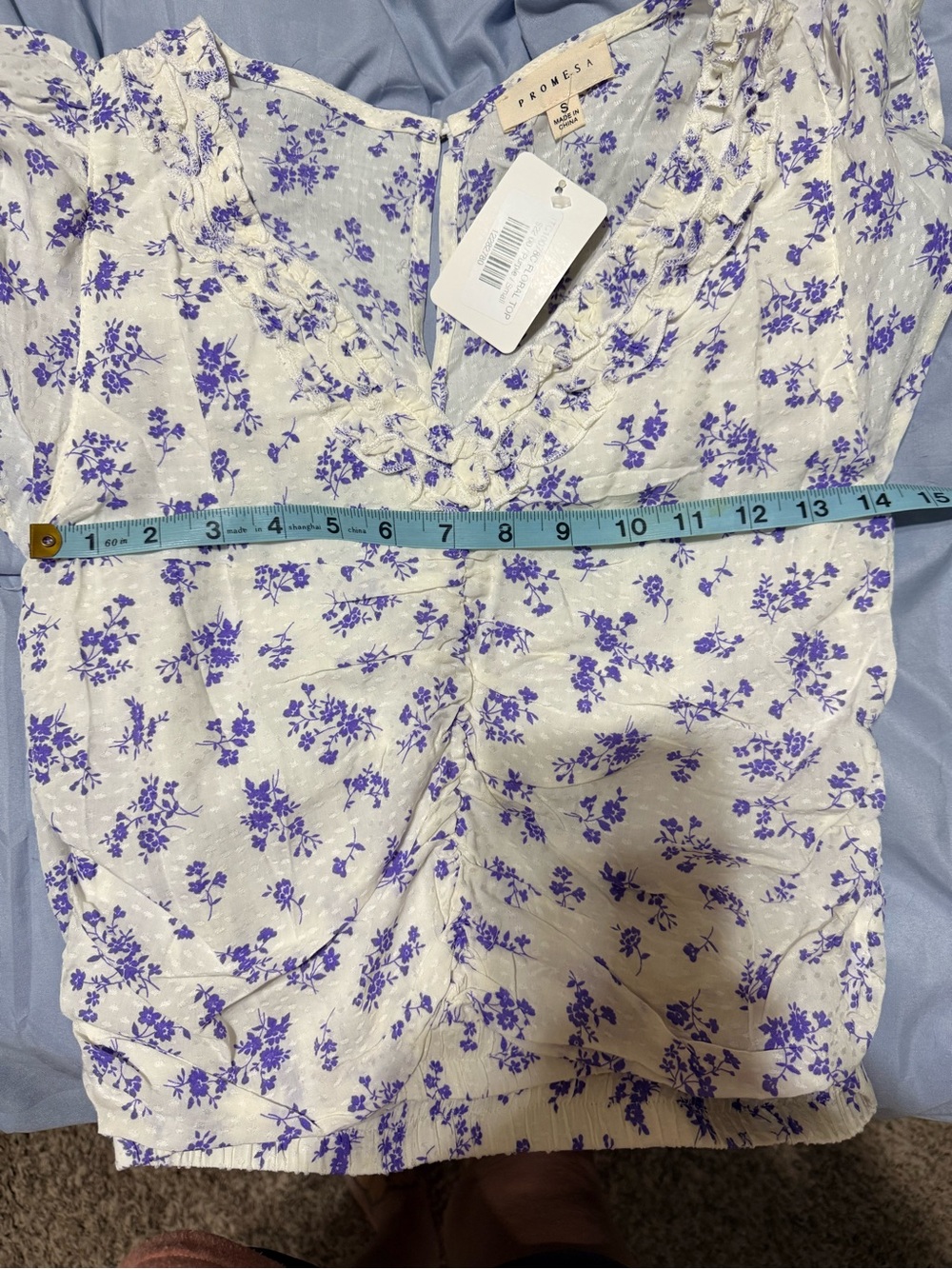 Promesa Women's White Floral Ruched V-Neck Top  NWOT - Picture 4 of 4